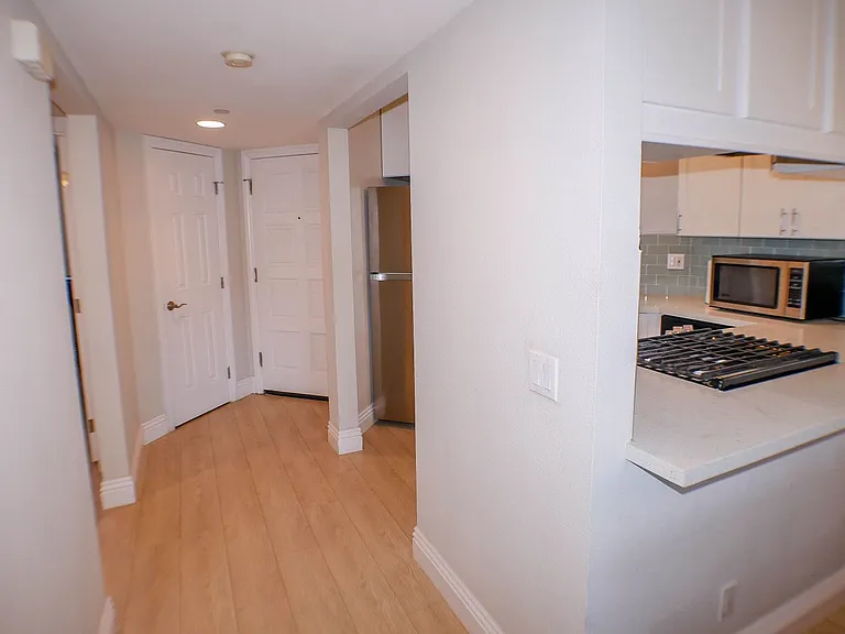 7509 Draper Ave #305 — Photo 14