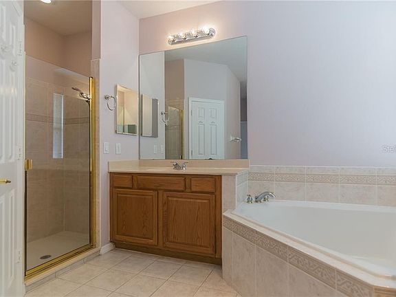 5th image of 208 Winghurst Blvd