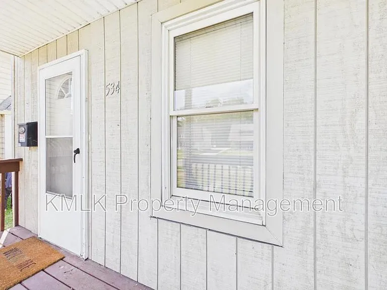 534 Gage St — Photo 4