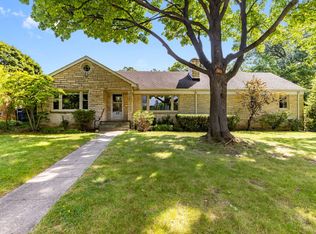 27 Pleasant Ave, Highwood, IL 60040