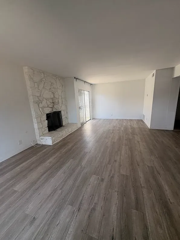3 bed, 1.5 bath, 1025 sqft, $3,095 — Photo 2