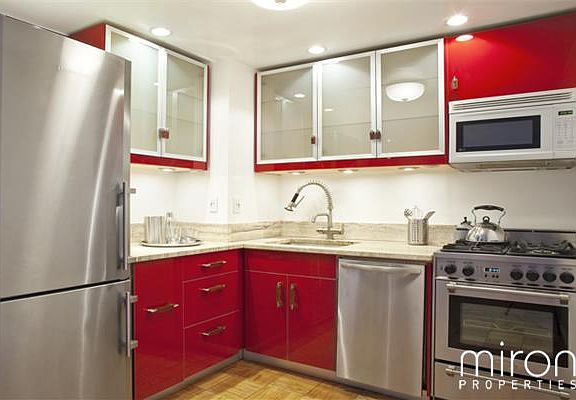 4th image of 16 W 16th St Unit 14