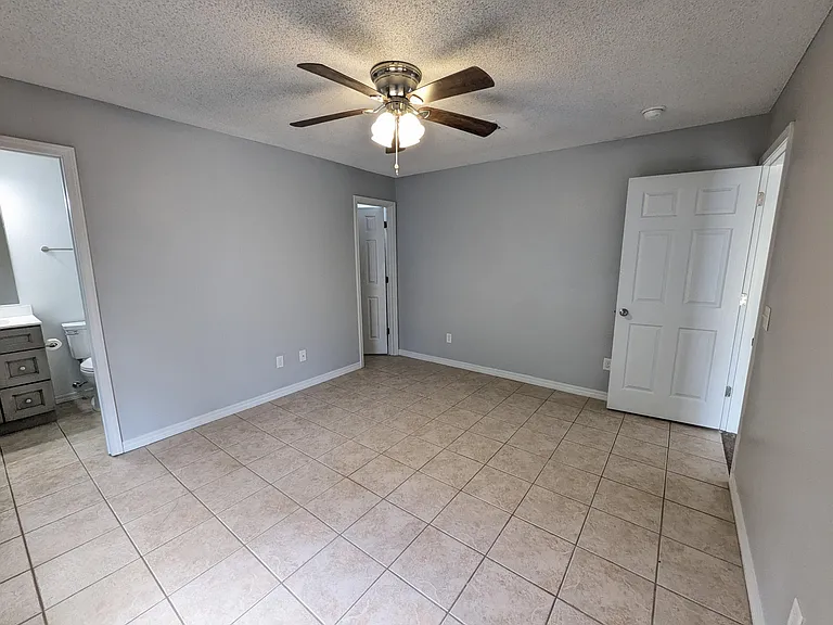 7592 Chablis Cir — Photo 7