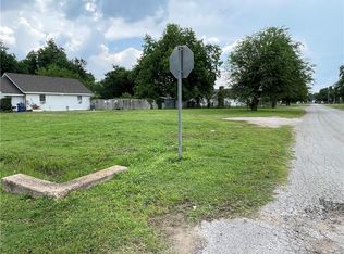 205 SW 4th St, Minco, OK 73059