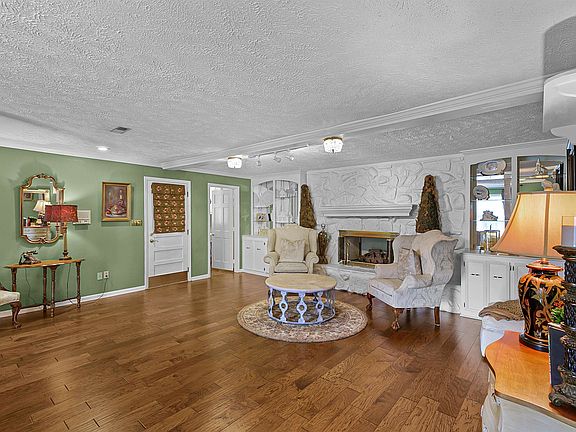 4th image of 85 Hansford Pl
