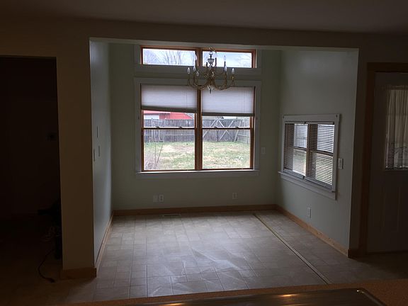 3rd image of 539 Vine St