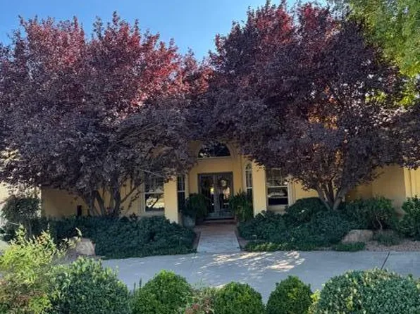 426 Country Oaks Dr, El Paso, TX 79932
