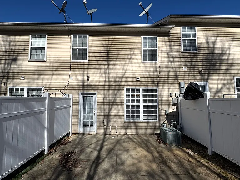 2152 Whispering Way — Photo 16