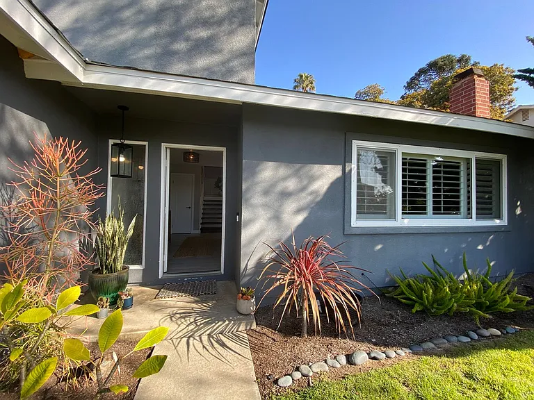 2415 Stevens Cir — Photo 2
