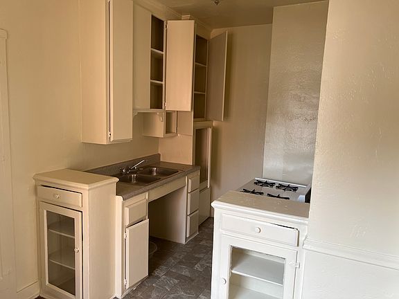5th image of 757 1/2 S Berendo St #103