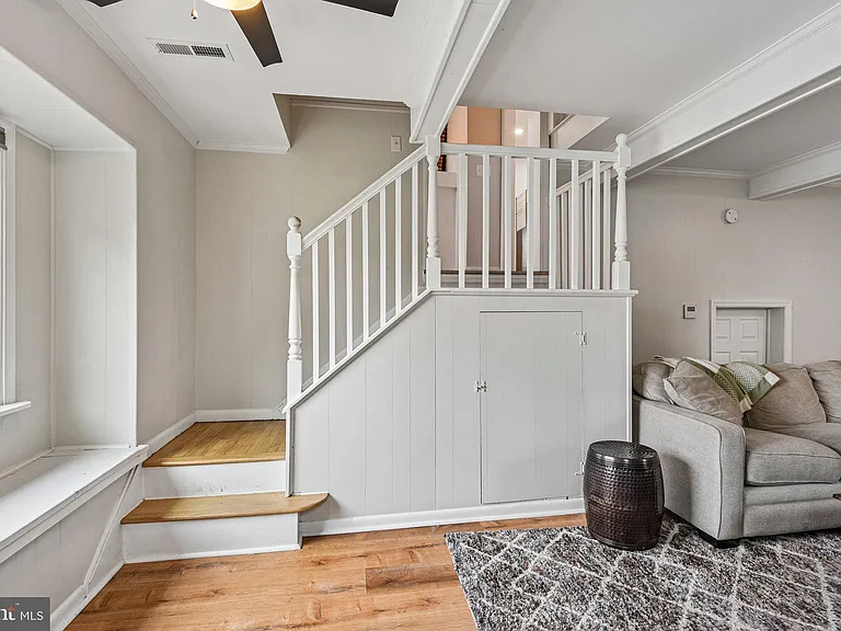 105 Dinsmore Ave — Photo 6