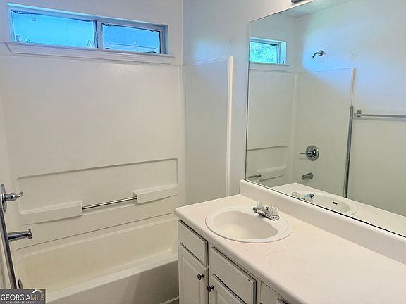 5th image of 2502 Walden Lake Dr