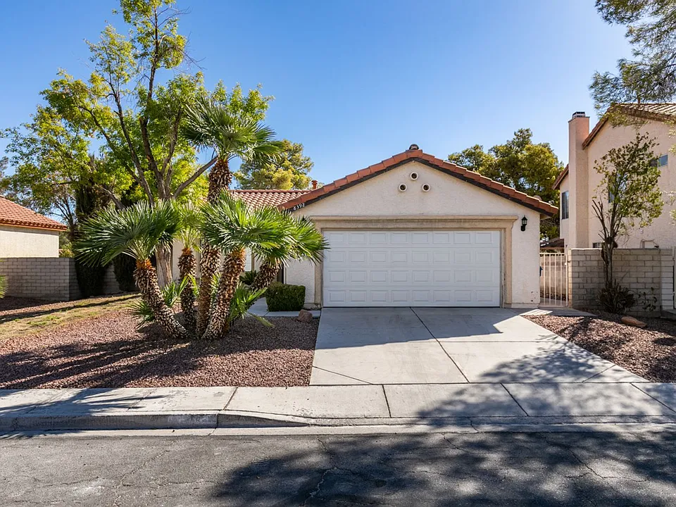 8392 Gresham Dr