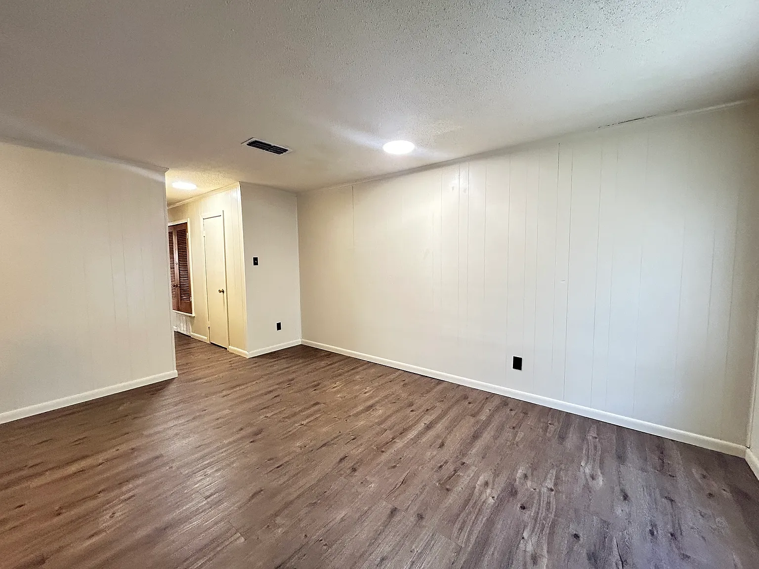 3010/3012 South Holly Street - 3012 — Photo 2