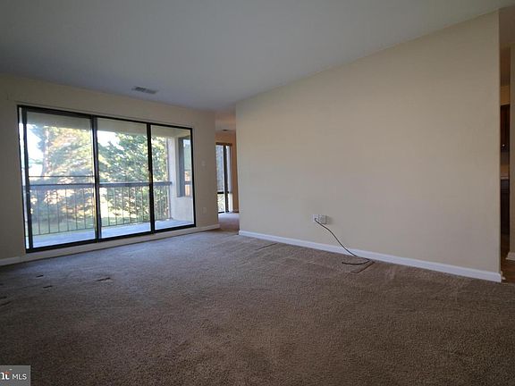4th image of 1032 Brinker Dr