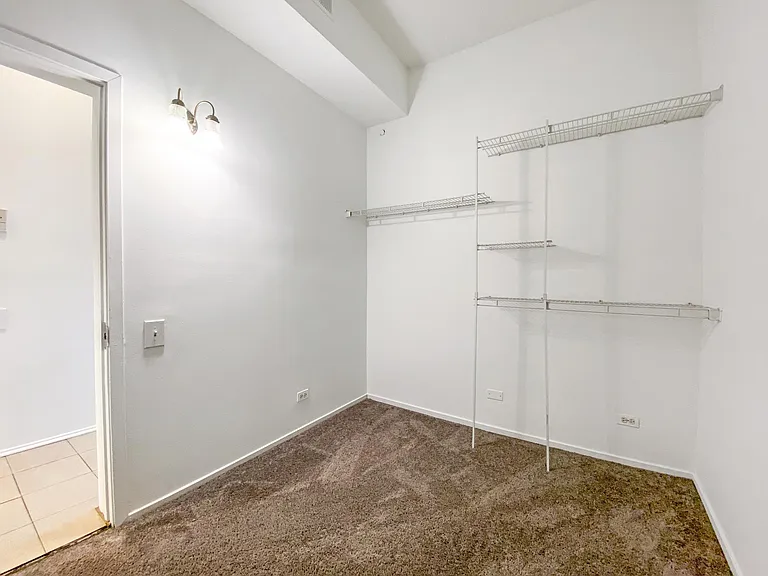 311 W Chicago Ave #3 — Photo 16