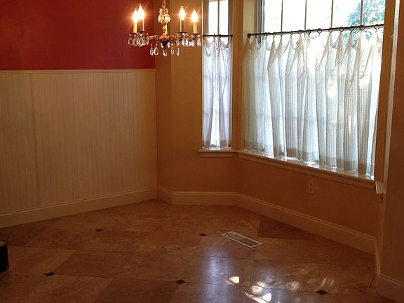 4th image of 18412 Scarlet Oak Ln