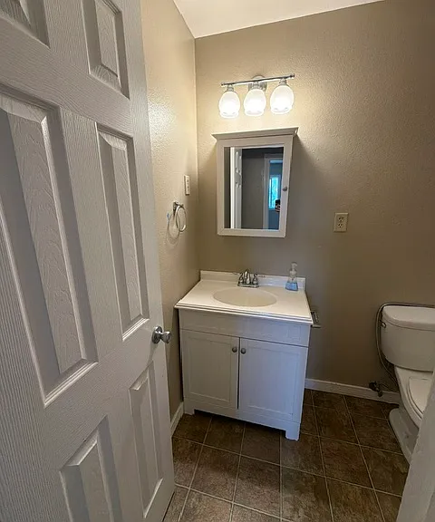 319 Bocage Dr — Photo 8