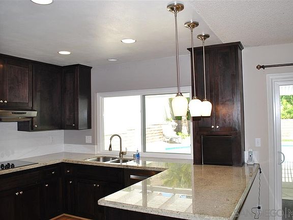 5th image of 3902 Catamarca Dr