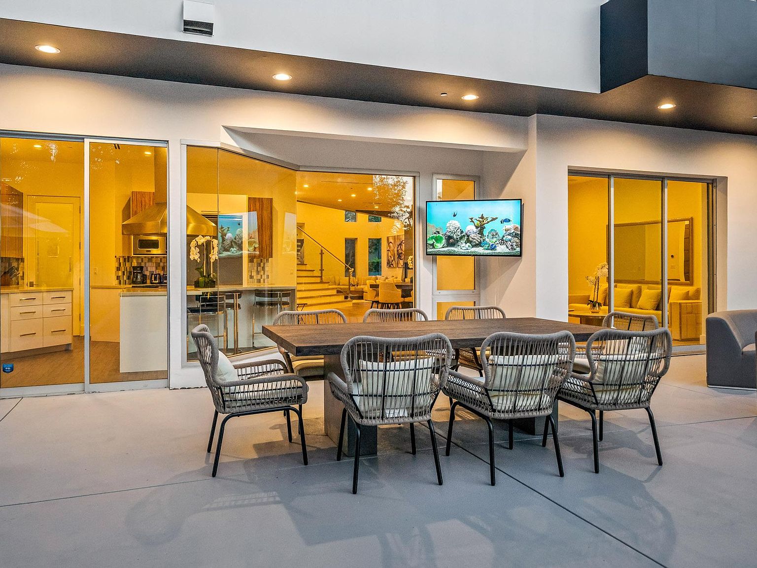 Los Angeles, CA 90048