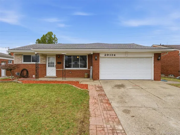 29134 Palomino Dr, Warren, MI 48093
