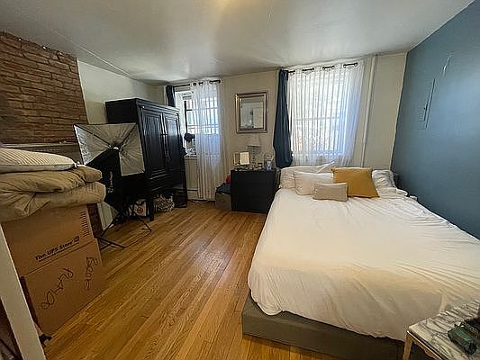 4th image of 297 Wythe Ave APT 1