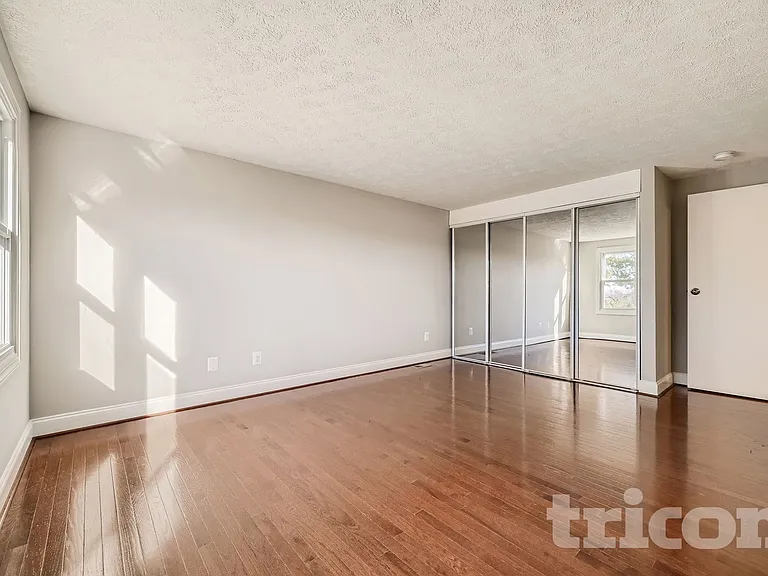 7 Randolph Springs Ct — Photo 11