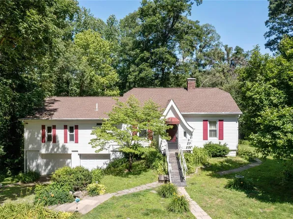 10020 Center Ln, Fairview Heights, IL 62208