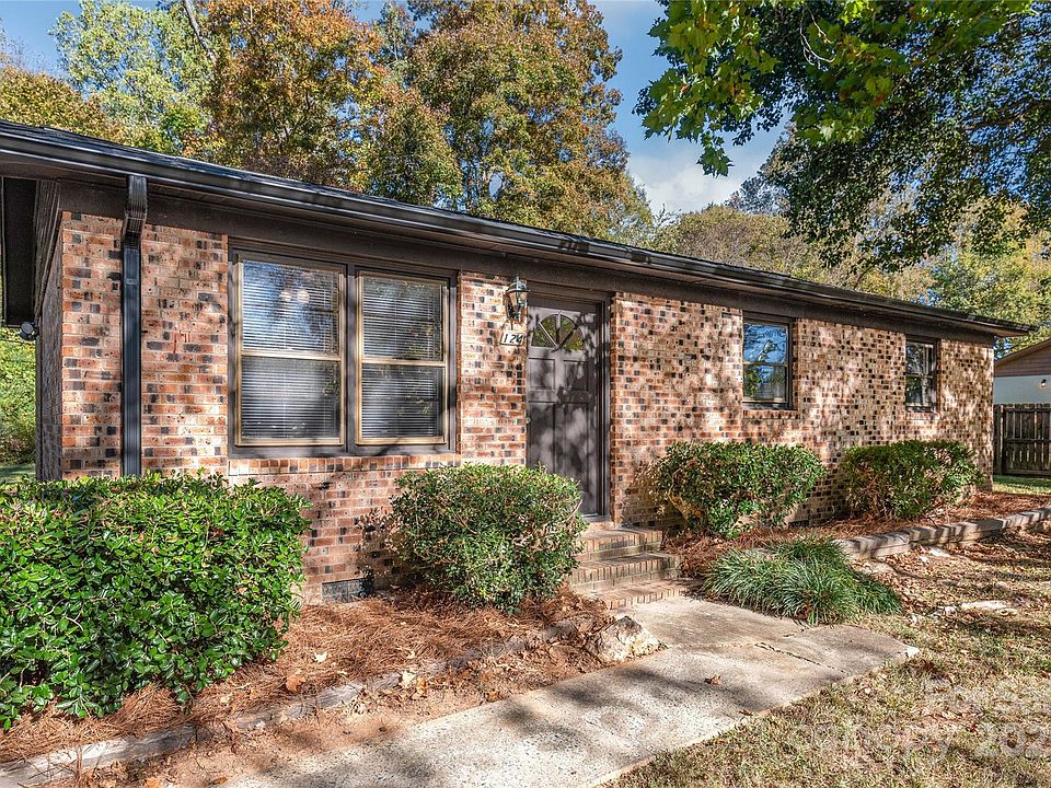 1st image of 124 Grover Moore Pl