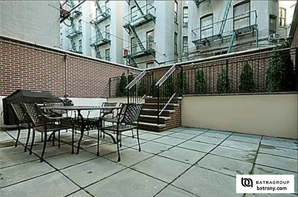 Rented by Batra Group Inc | media 22