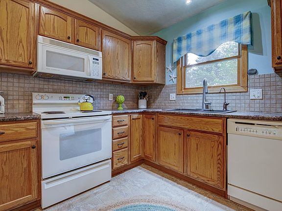5th image of 25810 Babs St