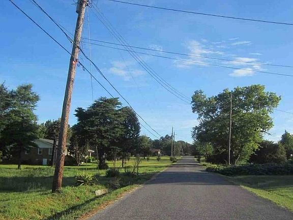 Exterior Neighborhood (street photo)