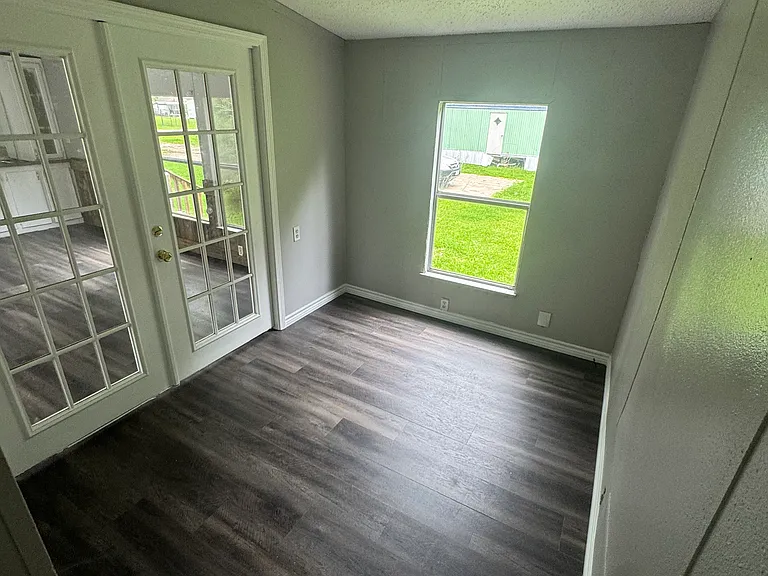 1721 W Phillips St — Photo 5