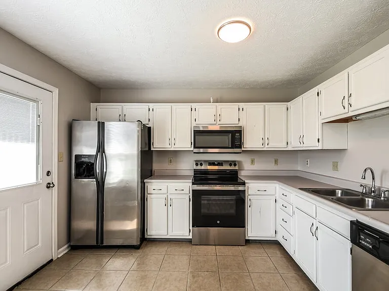 12719 Spurrington Way — Photo 8