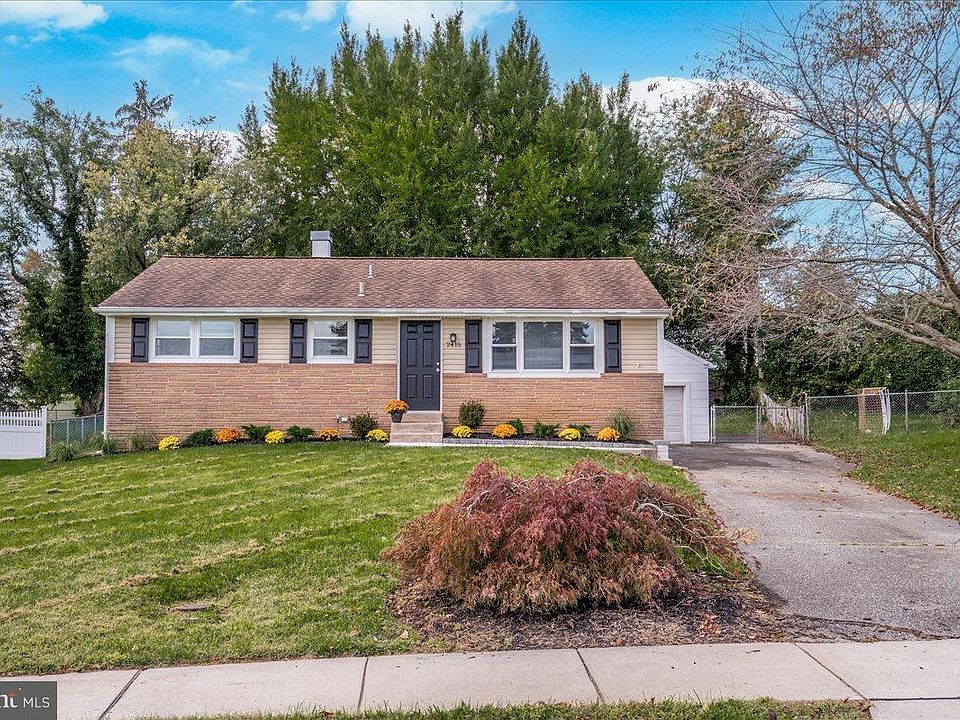 1st image of 2415 Horace Dr