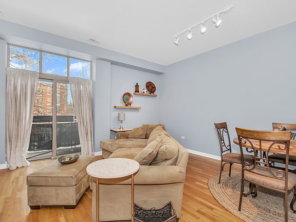 5th image of 1935 S Archer Ave APT 220