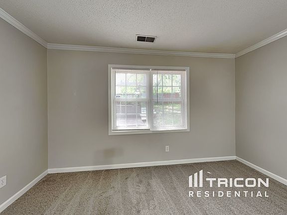 3rd image of 325 Foster Trace Dr