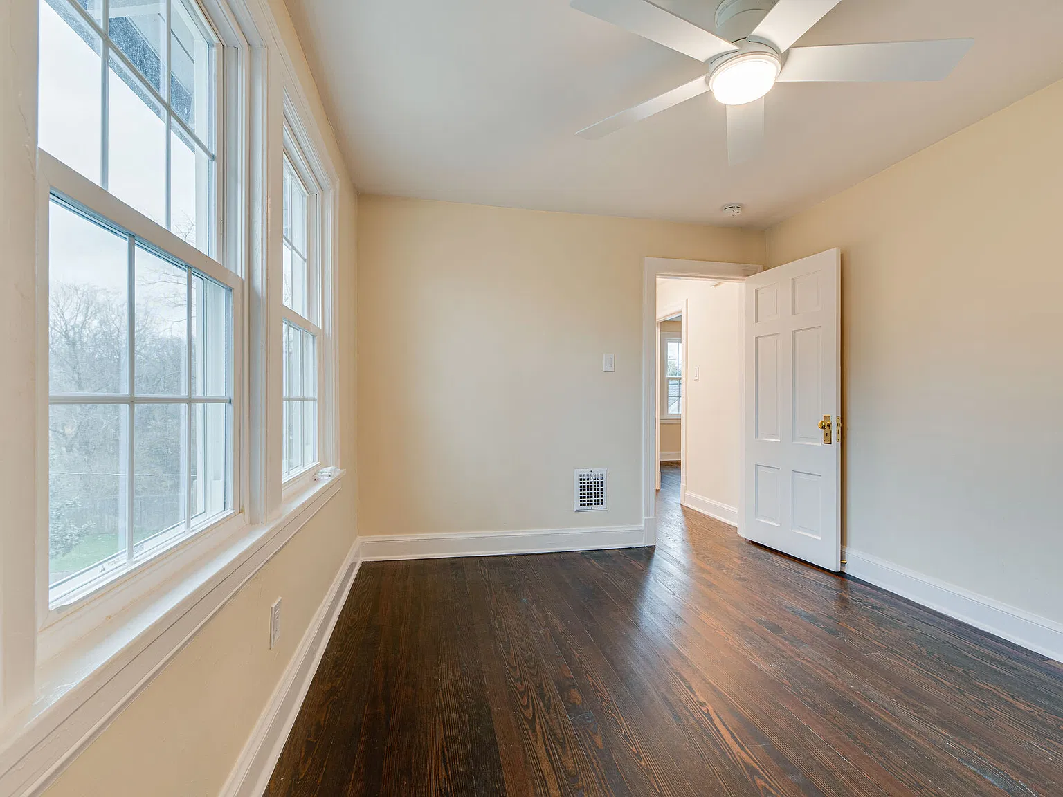 1 bed, 900 sqft, $1,800 — Photo 2
