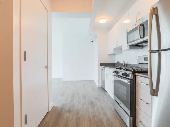 165 Vanderbilt Avenue image 1 of 11