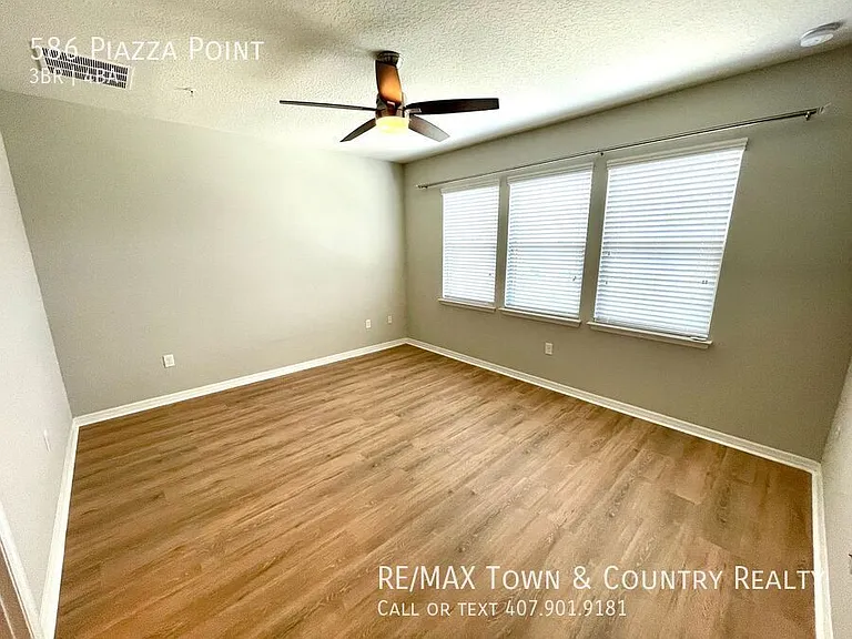 586 Piazza Point — Photo 7