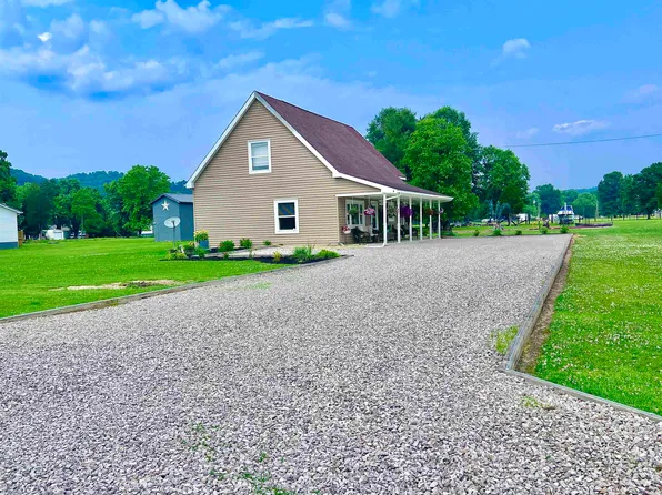 3195 King Rd, Barboursville, WV 25504