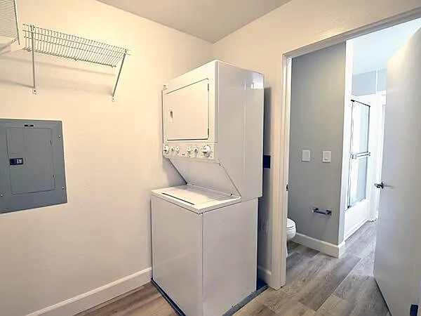 33 South Third — Photo 12