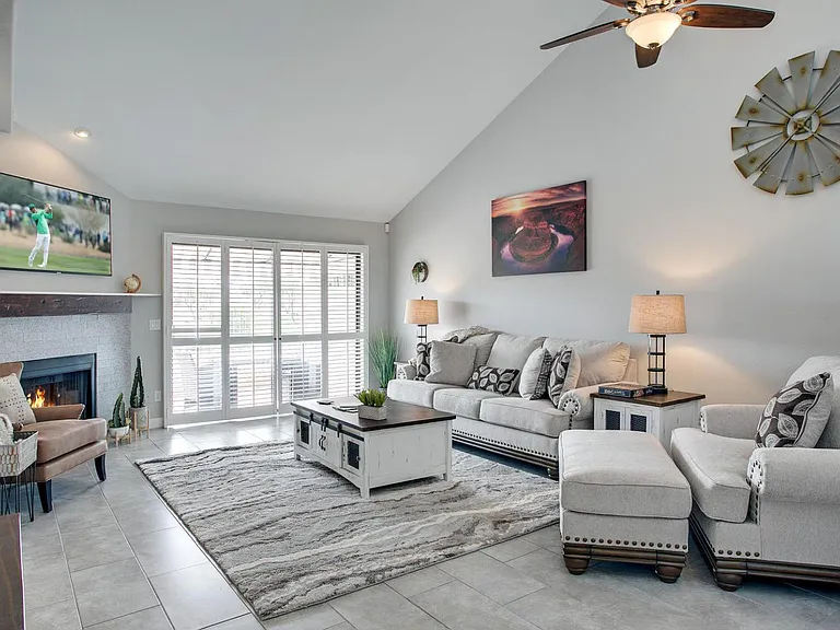 7769 E Joshua Tree Ln — Photo 2