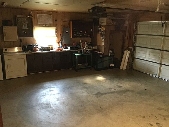 5th image of 101 Meadow Ln