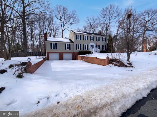 502 Collingwood Dr, Fredericksburg, VA 22405