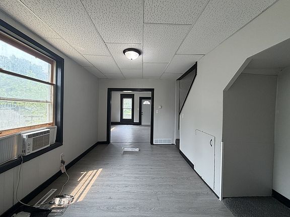5th image of 543 Erin St #2