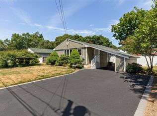 11 Washington Ave, Centereach, NY 11720
