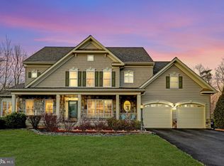 3232 Lost Pond Ct, Triangle, VA 22172