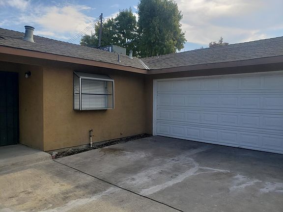 2nd image of 3325 Holly Dr #A
