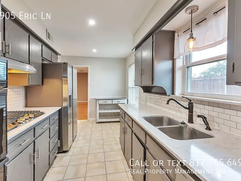 2905 Eric Ln — Photo 11